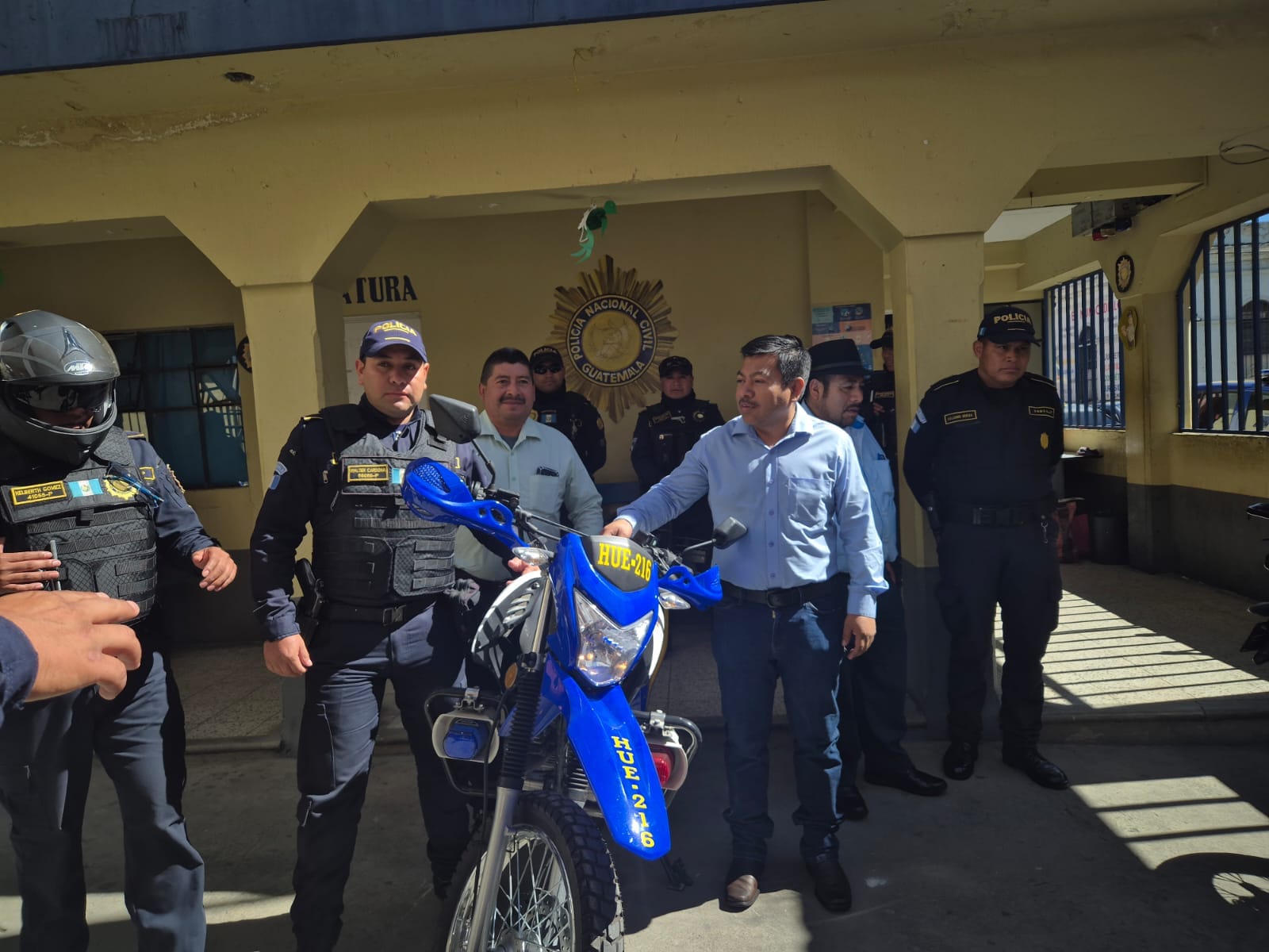 Entregar a la Policía Nacional Civil de nuestro municipio una motocicleta nueva.